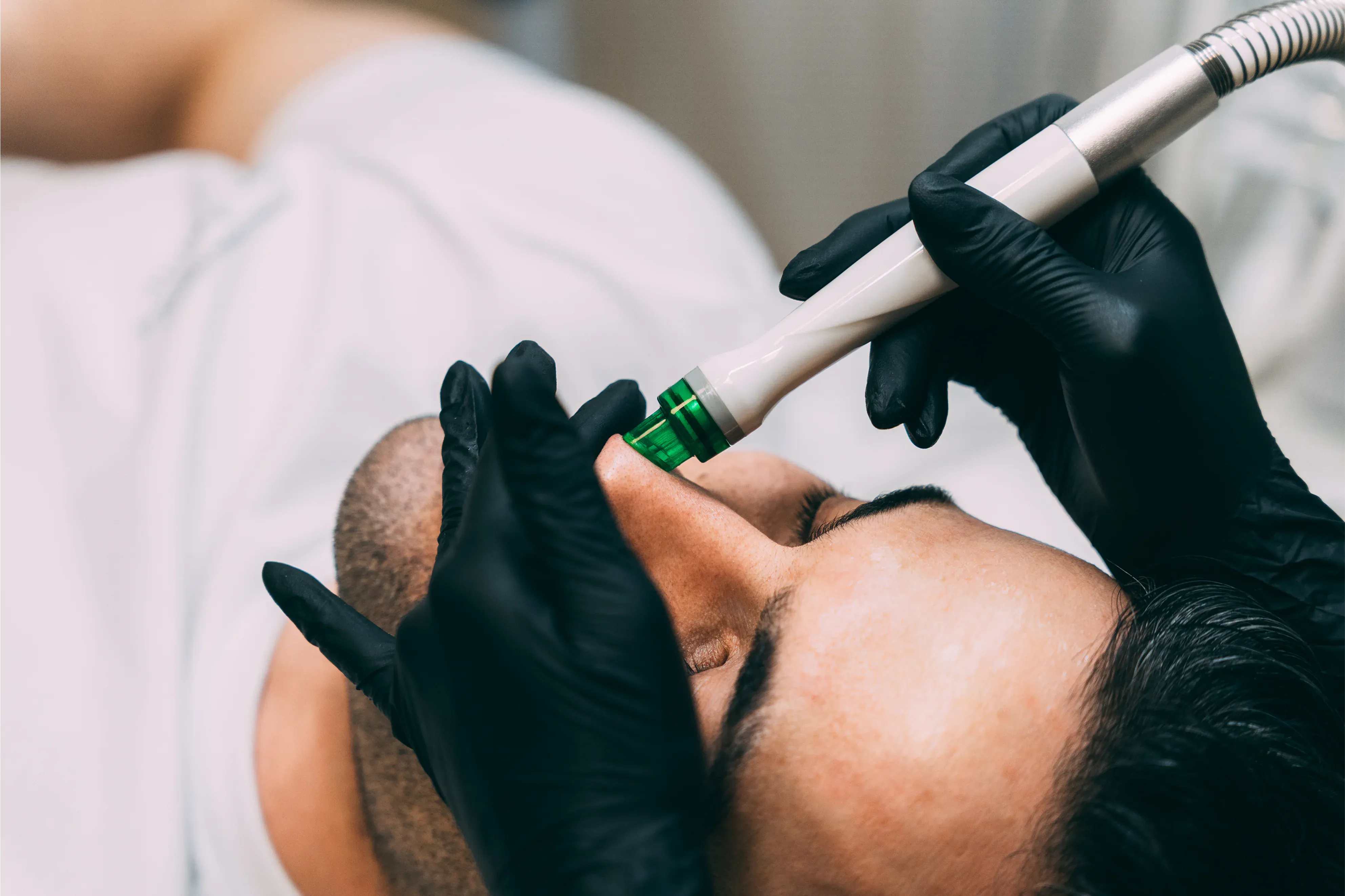 ProFacial Gesichtsbehandlung bei Val Luna Beauty in Stuttgart
